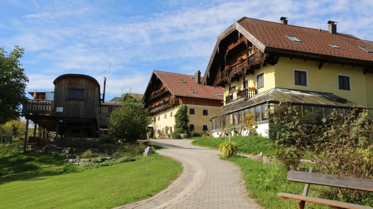 Bio Archehof Zachhiesen - Stay & Relax Seekirchen am Wallersee Exterior photo